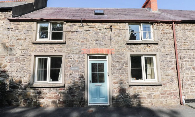 Llangwm Cottage | OYSTERBANK COTTAGE, family friendly in Llangwm, Pembrokeshire
