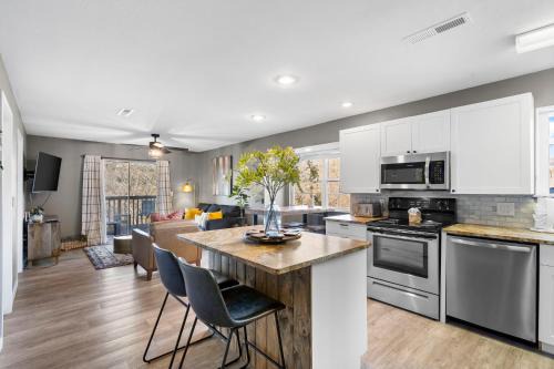 Indian Point Apartment | Ozark Vista
