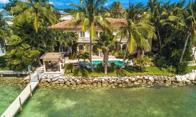 Coury House | P05 - 5 bedroom Ocean Front home with Private pool and deep water dockage.