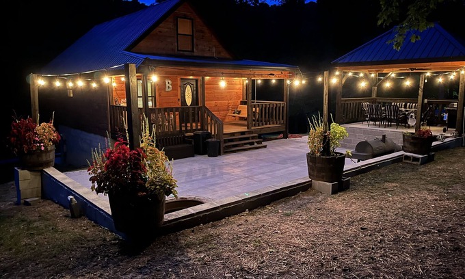 Jamestown Cabin | Pa's Cozy Cabin