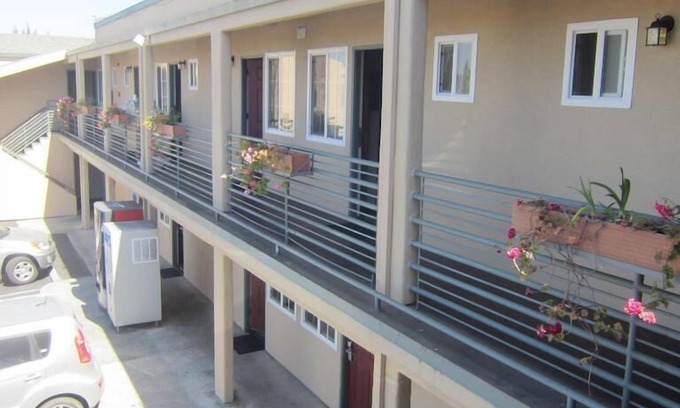 Seaside Hotel | Pacific Best Inn