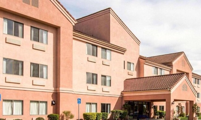 Watsonville Hotel | Pacific Coast Inn