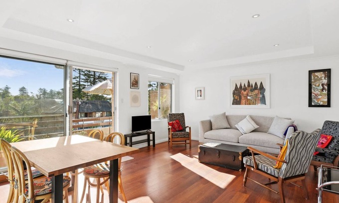 Narrabeen Apartment | Pacific Gardens - in the heart of it all!