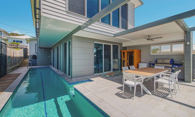 Crescent Head House | PACIFIC HOUSE - LUXURY HOLIDAY HOME WITH OCEAN VIEWS