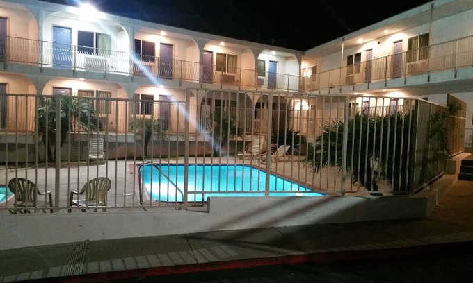 Townsite Hotel | Pacific Inn
