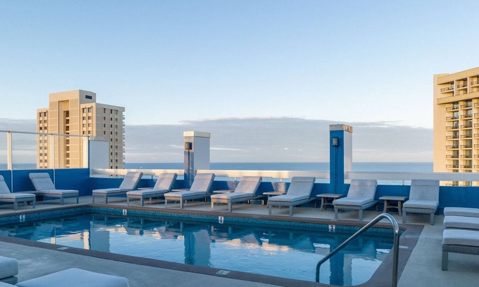 Waikiki Hotel | Pacific Monarch Hotel