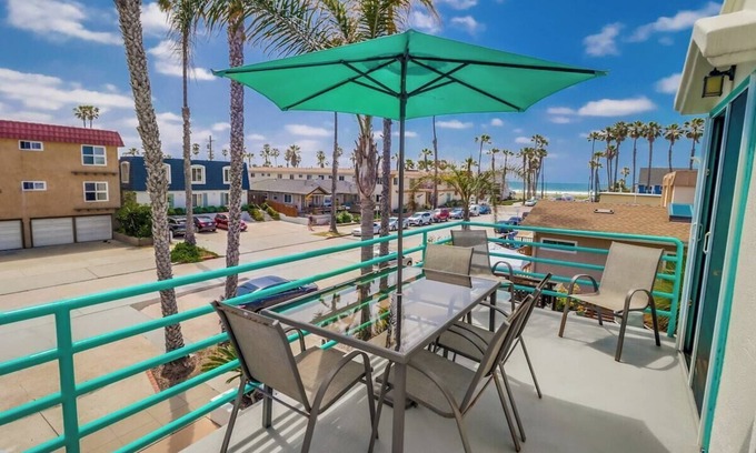 Ocean Beach House | Pacific OB Paradise: Walk to the beach!