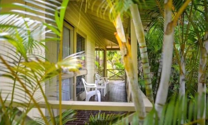 Elizabeth Beach House | Pacific Palms Resort - Elizabeth Beach