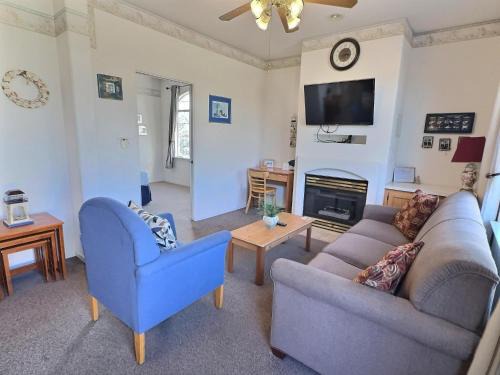 Oceano House | Pacific Plaza #109 - Seaside Setting - 1BdrmUp-K-QSofa