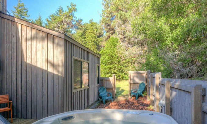 Sea Ranch House | Pacific Splendor Private Hot Tub w/Views!