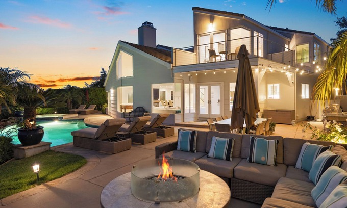 Central Malibu House | Pacific View in Malibu/Pool/Hot Tub/View/High-End