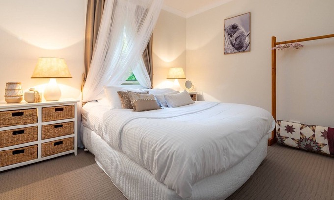 Barrengarry House | Paddington Cottage - romantic weekend away or a great place for family catch up