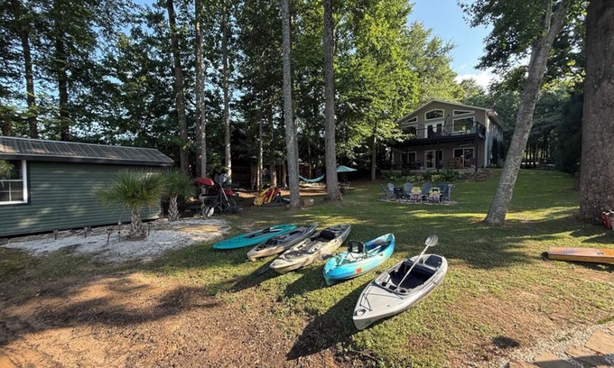 Lyman House | Paddle Cove – Lakefront Retreat with Private Dock, Sleeps 12