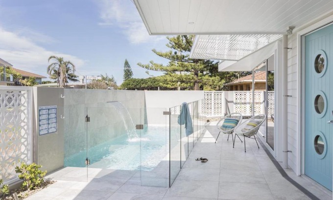 North Creek House | Paddle on Seven Mile