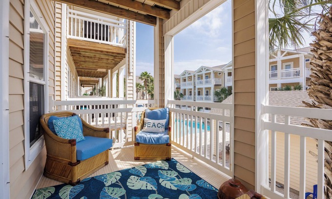 Corpus Christi House | Padre Island Retreat – 3 BDR in Resort Oasis! Optional Golf Cart