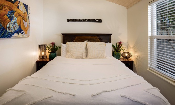 Paia House | Paia Inn - 1 Bedroom King Suite - Garden View
