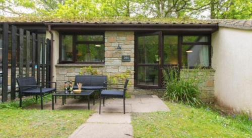 Lelant Ski Chalet | Painters Cottage 2-Bed Chalet nr St Ives & Hayle