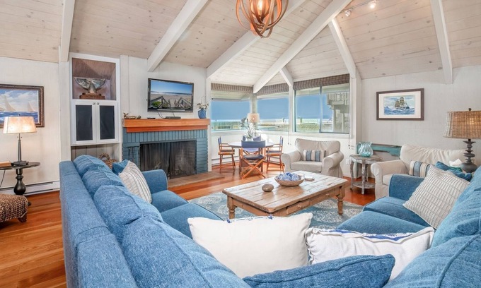 Watsonville House | Pajaro Dunes Resort: Breathtaking Views - 5 BR/3 BA Pajaro Dunes Beach House