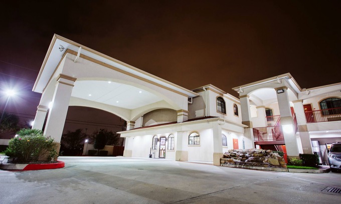 FM 1960 Hotel | Palace Inn Copperfield