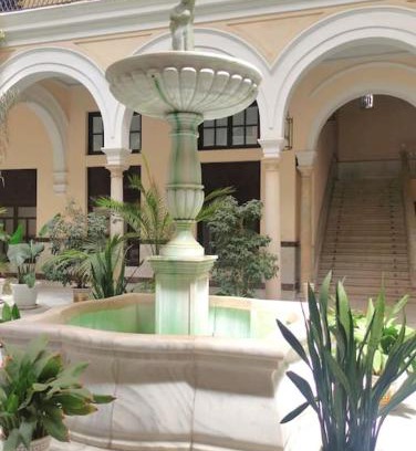 San Vicente Apartment | Palacio de los Marqueses de Monsalud