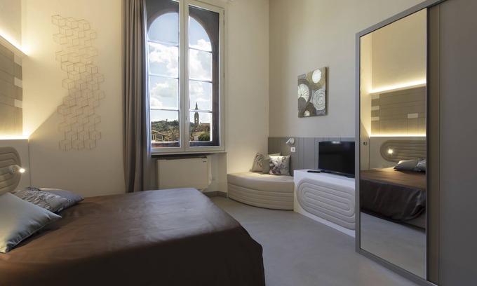 Sant' Ambrogio Apartment | Palazzo dei Ciompi Suites