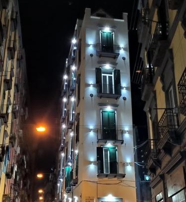 Naples City Centre Apartment | Palazzo Settembrini 49