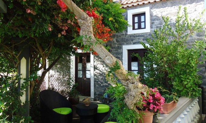 Prazeres Cottage | Palheiro Cavalinho - A very beautiful and quiet place.