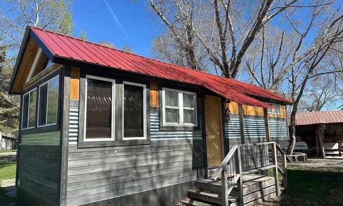 Irwin Cabin | Palisades Wheel Cabin #8
