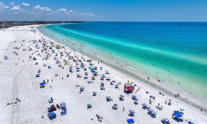 Siesta Key Condo | Palm Bay Club by Beachside Management