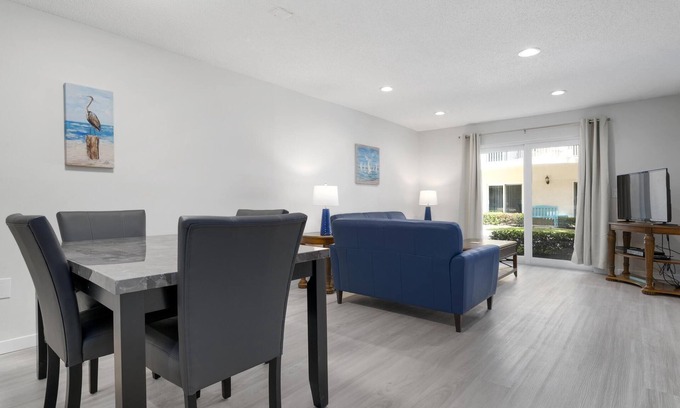 Siesta Key Resort | Palm Bay Club Siesta Key Newley renovated !