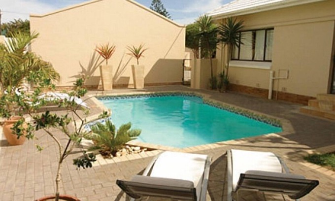 Summerstrand House | Palm Beach Guesthouse