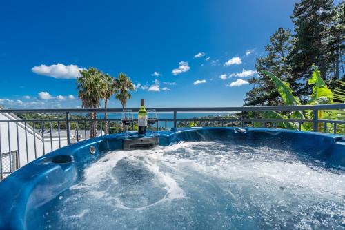 Palm Beach Villa | Palm Beach Cottage with Private Spa Pool