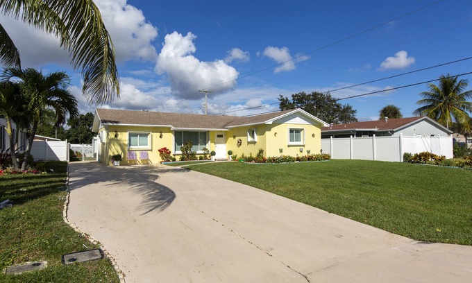 Florida North Atlantic Coast House | PALM BEACH GARDENS GUEST HOUSE