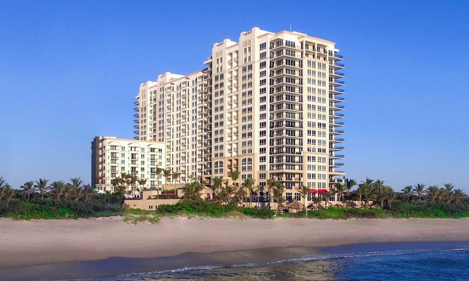 Singer Island Resort | Palm Beach Singer Island Resort & Spa Luxury Suites 1/1 Resort View