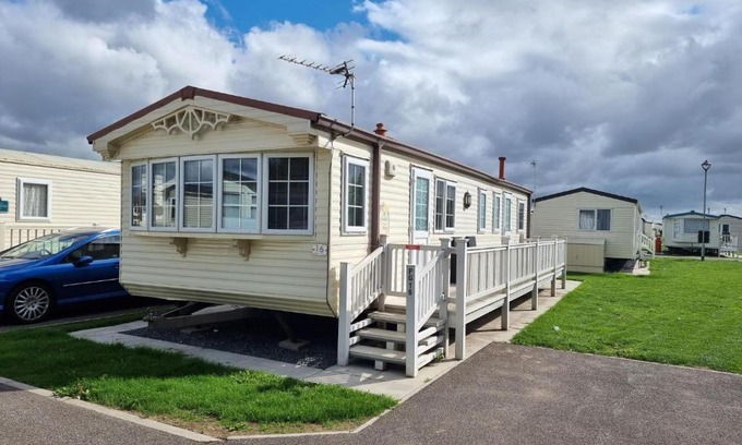 Chapel Saint Leonards House | palm grove 16