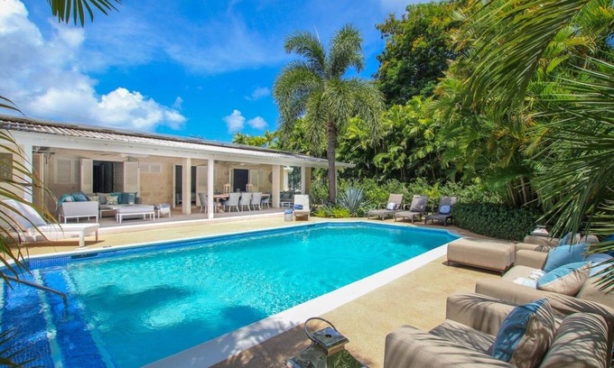 Mullins House | Palm Grove by Bluescape
