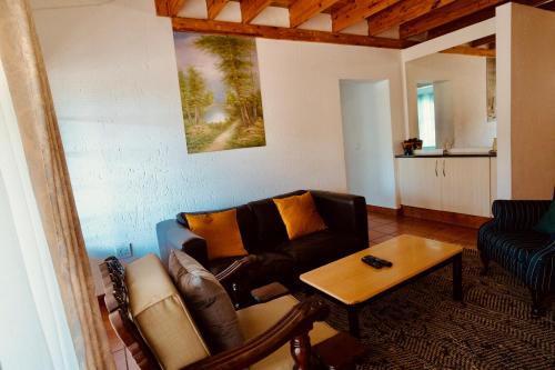 Greater Johannesburg Metropolitan Area Apartment | Palm Haven 5 min drive to Carlswald Centre