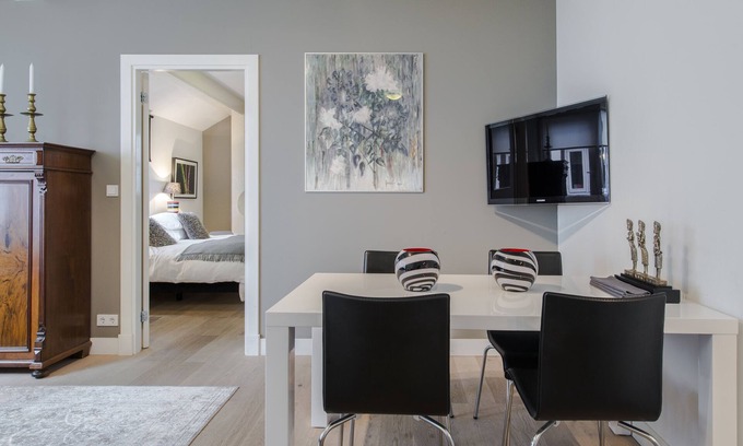 Jordaan Apartment | Palm I Luxury in the Jordaan