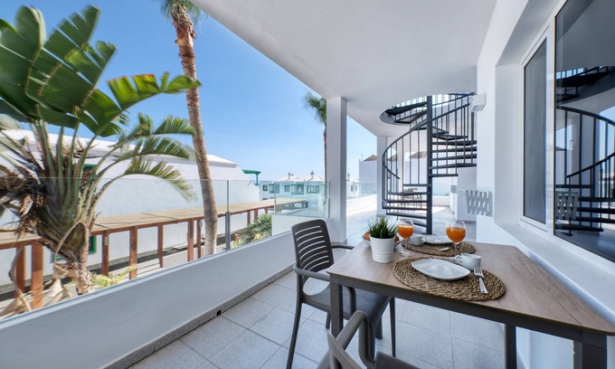Puerto del Carmen Ski Chalet | Palm Oasis - 1 bedroom, close to the beachwifi with fiber