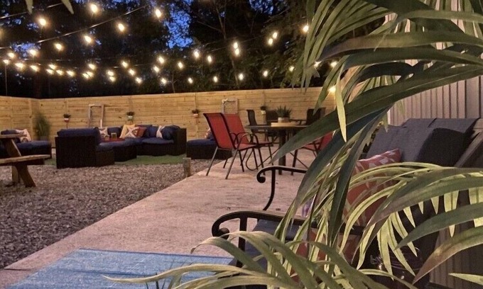 Cookeville House | Palm Paradise- by Downtown, I-40 & Lake. Wooded view