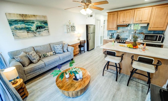 Isle of Palms Apartment | Palm Paradise