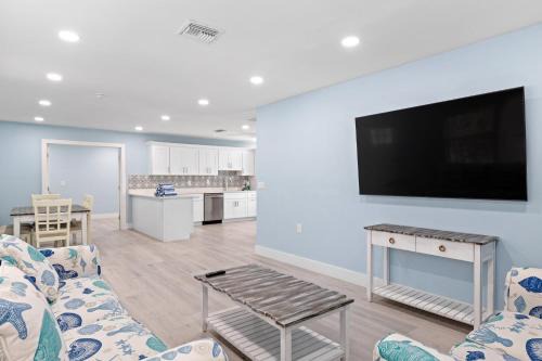 Sanibel House | Palm Retreat - 3BR Cottage at the Palmview Inn of Sanibel Island with Bikes