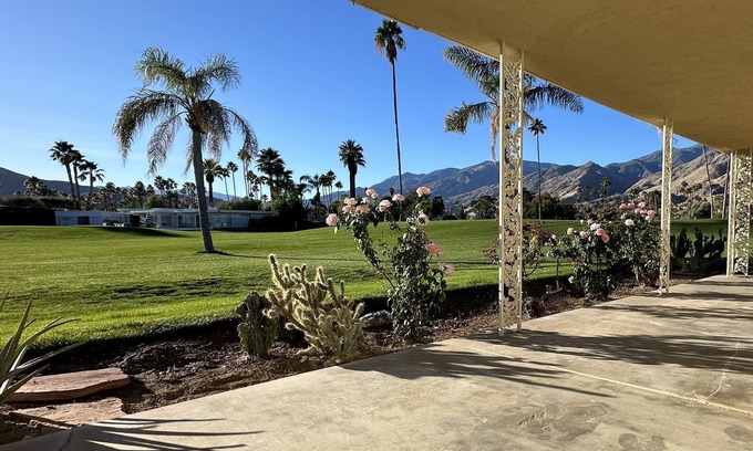 Canyon Corridor Condo | Palm Springs Hideaway