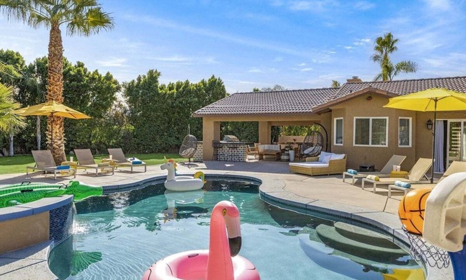 Racquet Club South House | Palm Springs Modern Retreat - Ultimate Entertainment Escape: Pool, Spa & Game Room in Palm Springs
