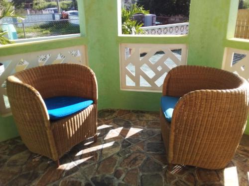 Atlantic Shores Apartment | Palm View Room 1