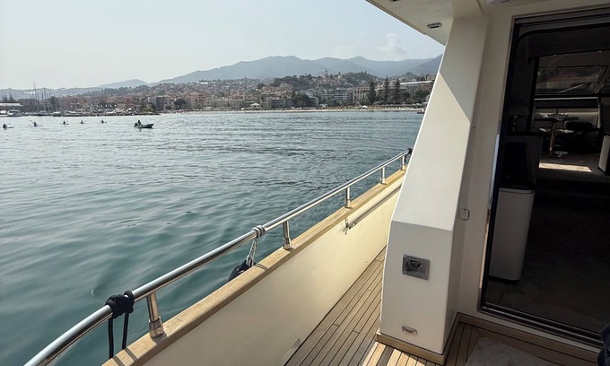 Pointe Croisette Boat Rental | PALME Yacht - Cannes Port Canto - Pointe Croisette - Face à la Mer