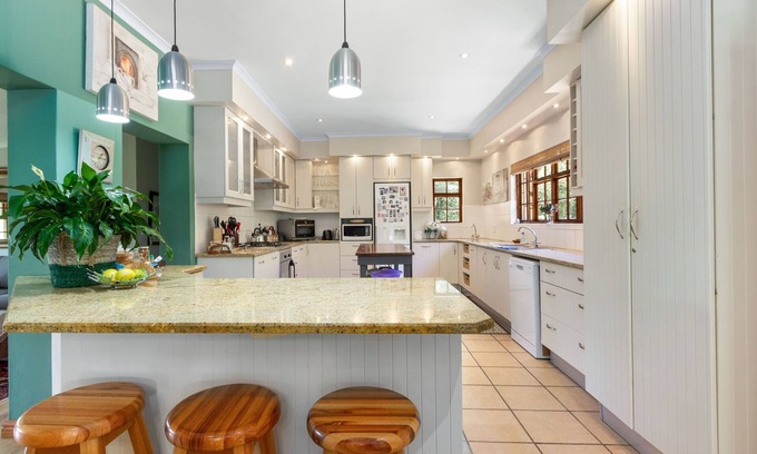 Kleinmond House | Panaderos - Five Bedroom House, Sleeps 10