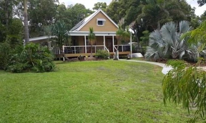 Brisbane Waterfront House | Pandanus in Cowan Cowan