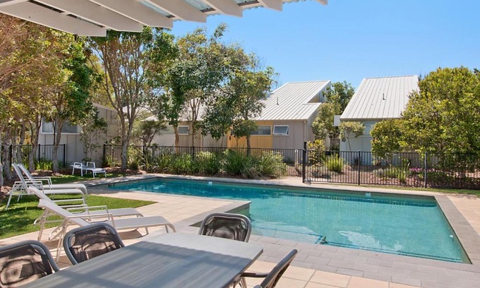 Casuarina House | Pandanus Pocket 3BR Beachside Condo by uHoliday