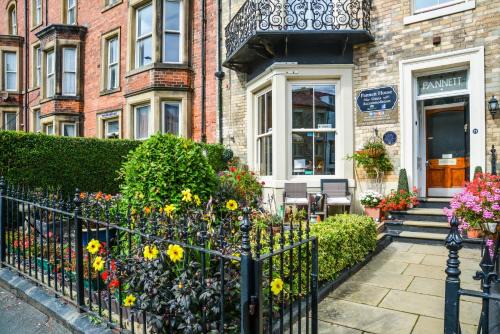 West Cliff Bed & Breakfast | Pannett House Bed & Breakfast, Beautiful Victorian residence